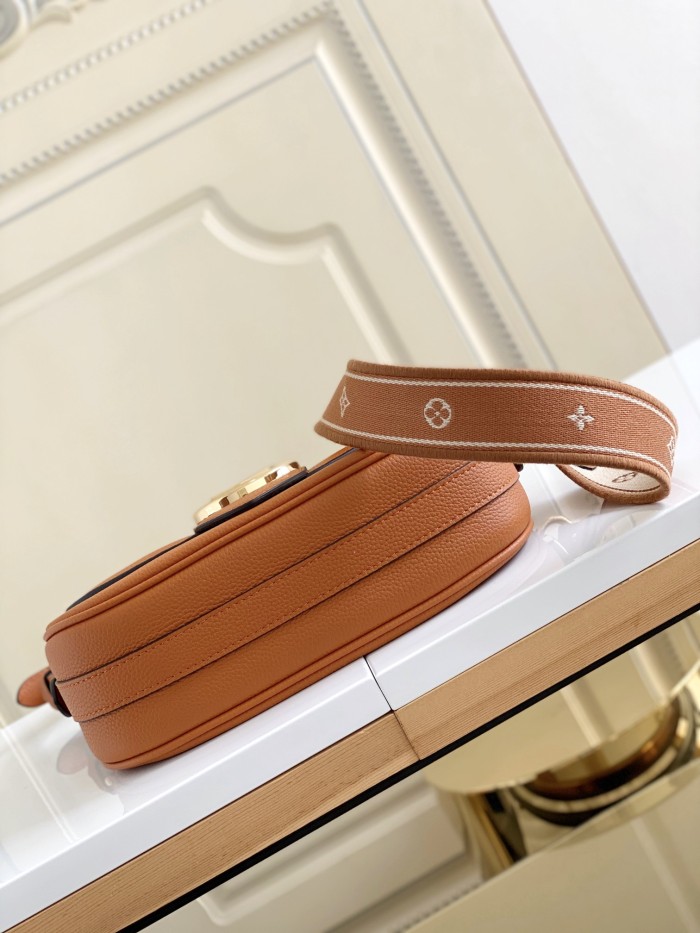  Handbag  Louis Vuitton  M58968  size 25 x 17.5 x 8  cm