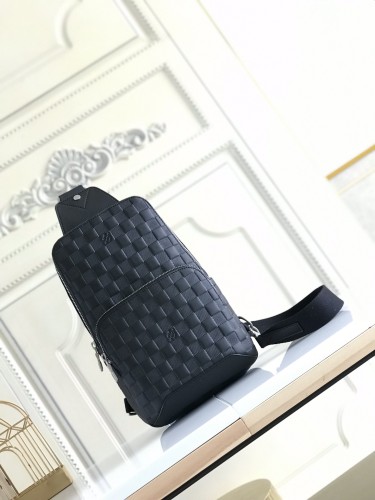 LOUIS VUITTON Avenue Cow Leather Sling Bag Crossbody Bag Shoulder Bag Men's Agate Black N41720 size 20*10*31cm