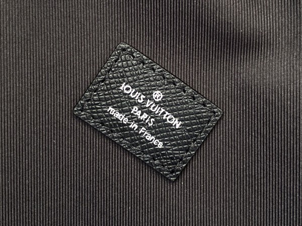 Handbag Louis Vuitton M33450 size 37*40*20 cm