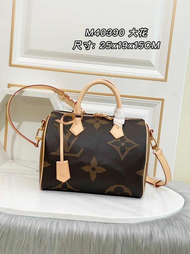  Handbag  Louis Vuitton   M44601  size  25.0×19.0×15.0  cm