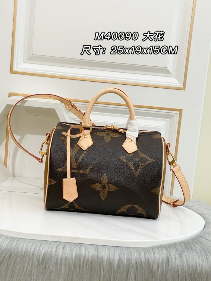  Handbag  Louis Vuitton   M44601  size  25.0×19.0×15.0  cm