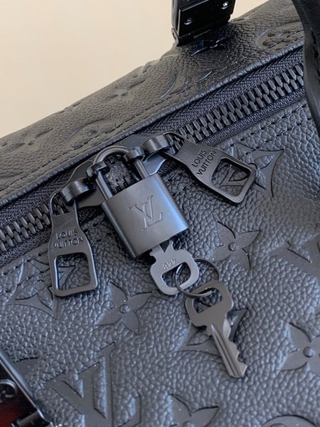  Handbag   Louis Vuitton  M44471  size  50.0x 29.0x 23.0 cm  