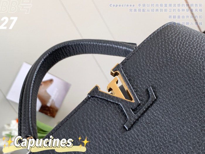  Handbag   Louis Vuitton  M94517  size   27.0 x 18.0 x 9.0 cm