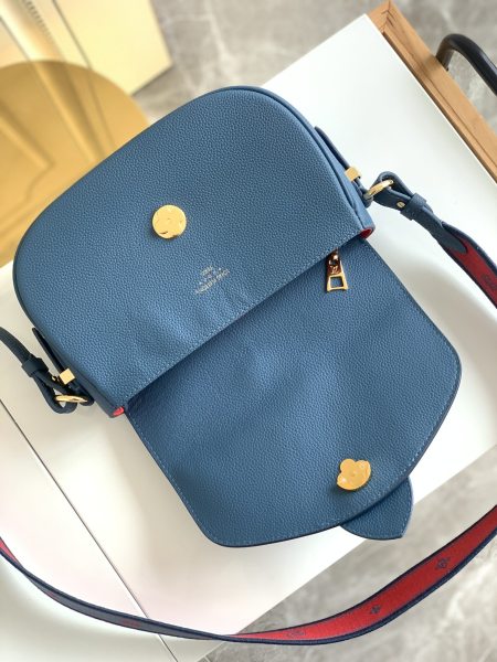  Handbag   Louis Vuitton  M58964  size  25 x 17.5 x 8  cm