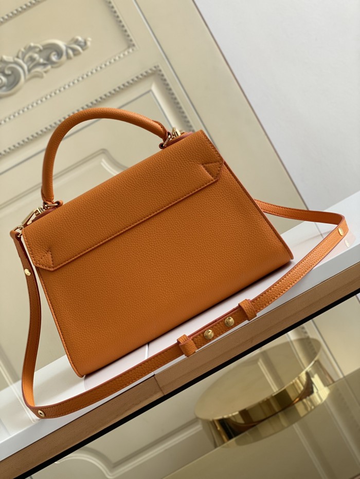  Handbag   Louis Vuitton  M57090  size  29.0×21.0×12  cm