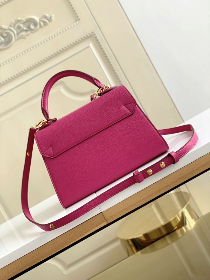  Handbag  Louis Vuitton   M57093  size 17.0 x 25.0 x 11.0  cm