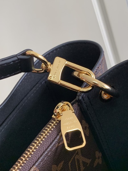  Handbag   Louis Vuitton  M43550  size  34.0 x 24.0 x 13.0 cm