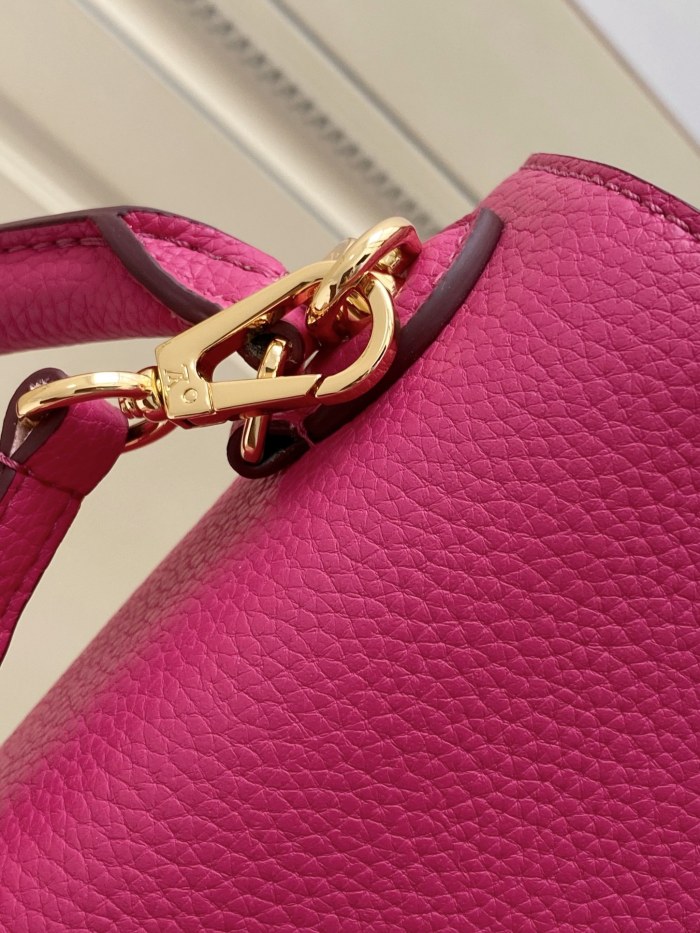 Handbag  Louis Vuitton   M57090  size  29.0×21.0×12  cm