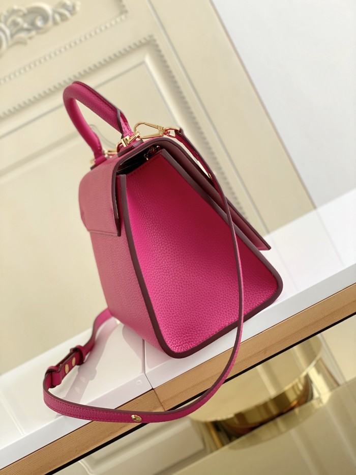 Handbag  Louis Vuitton   M57090  size  29.0×21.0×12  cm