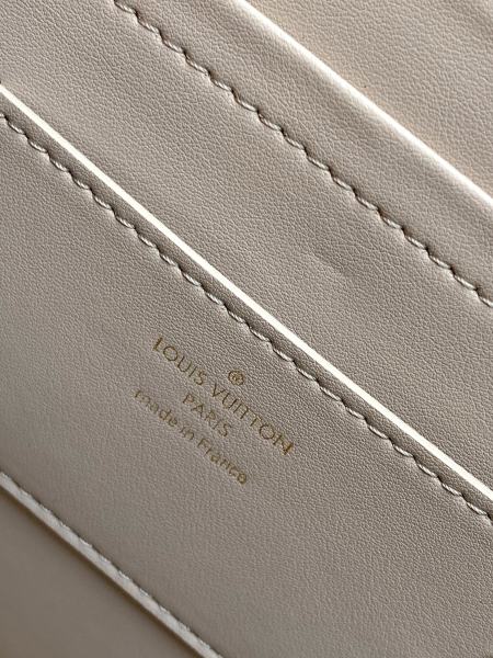  Handbag   Louis Vuitton  M57090  size  29.0×21.0×12  cm