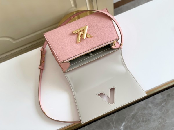   Handbag   Louis Vuitton  M57093  size  17.0 x 25.0 x 11.0   cm