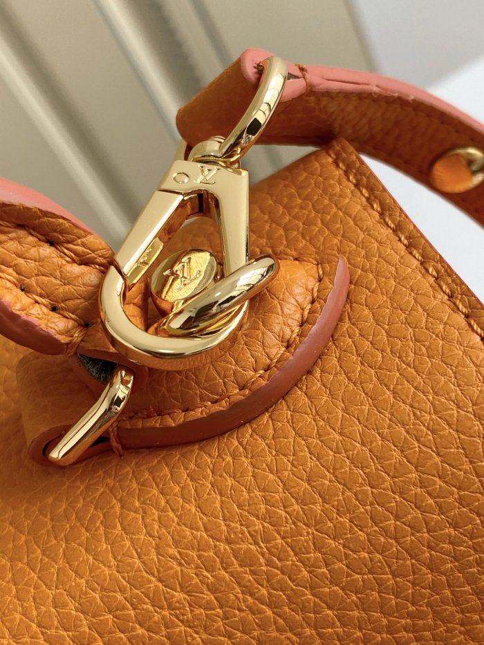  Handbag   Louis Vuitton  M57090  size  29.0×21.0×12  cm