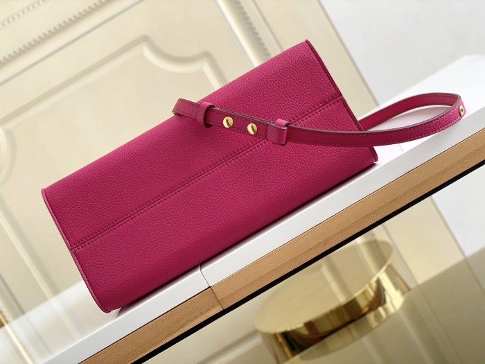 Handbag  Louis Vuitton   M57090  size  29.0×21.0×12  cm