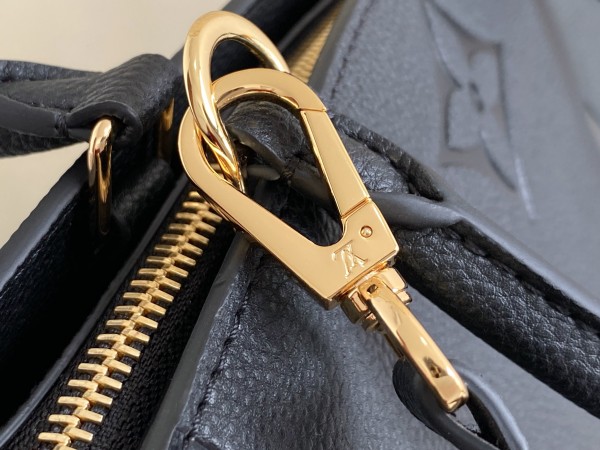  Handbag  Louis Vuitton  M45811   size  34 x 24 x 15  cm