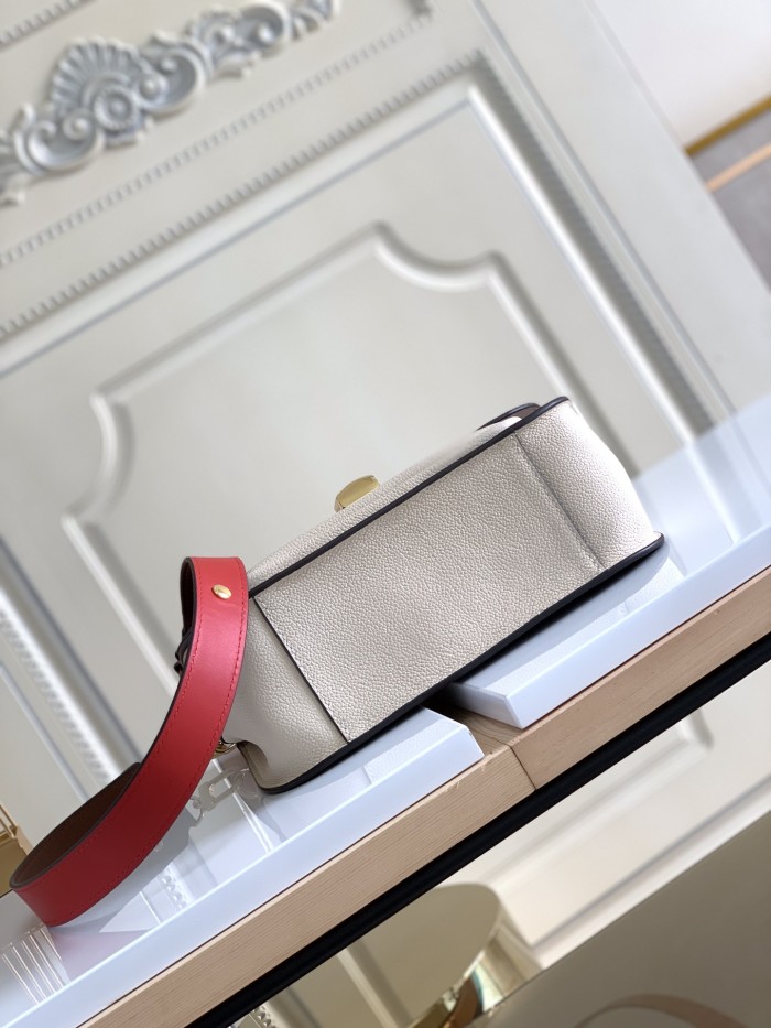 Handbag   Louis Vuitton   M 44353  size  26-19-9.5  cm  