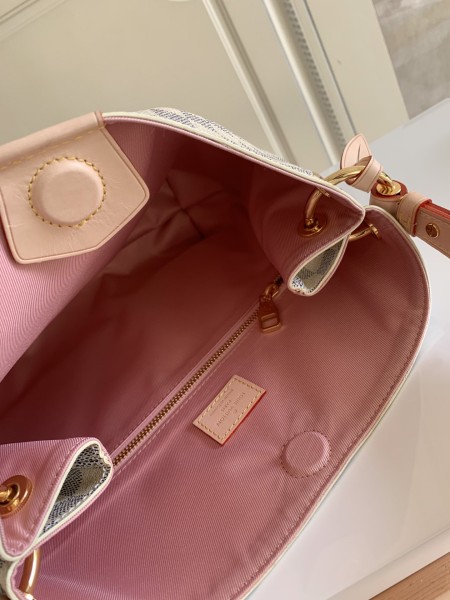  Handbag   Louis Vuitton   M42249   size  30.0 × 9.5 × 29.0 cm 