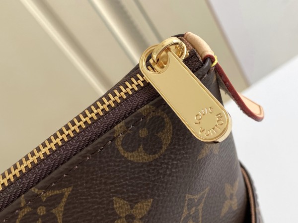  Handbag  Louis Vuitton  M56689  size  43x30x7 cm