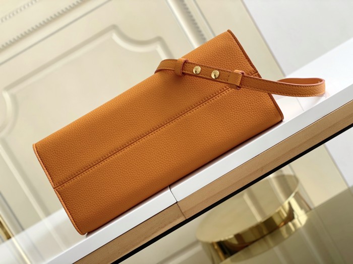  Handbag   Louis Vuitton  M57090  size  29.0×21.0×12  cm