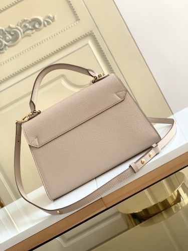  Handbag   Louis Vuitton   M57090  size  29.0×21.0×12  cm