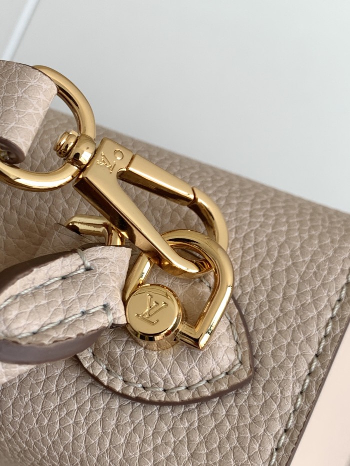  Handbag   Louis Vuitton   M57090  size  29.0×21.0×12  cm