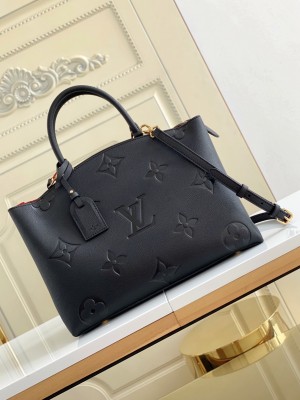  Handbag  Louis Vuitton  M45811   size  34 x 24 x 15  cm