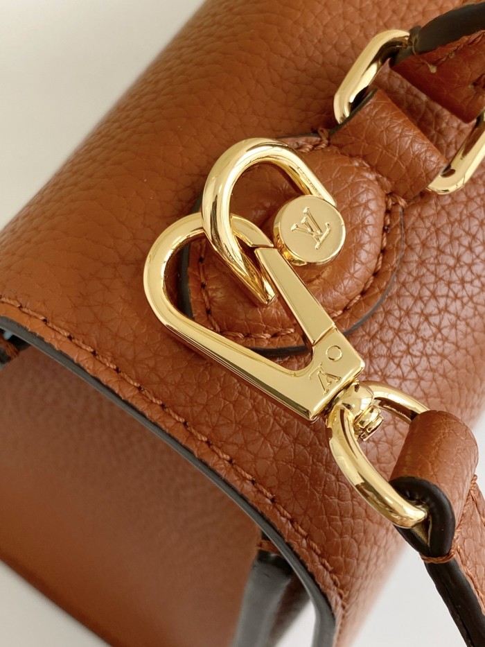  Handbag  Louis Vuitton   M57093  size  17.0 x 25.0 x 11.0  cm