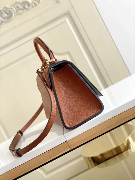  Handbag  Louis Vuitton   M57093  size  17.0 x 25.0 x 11.0  cm