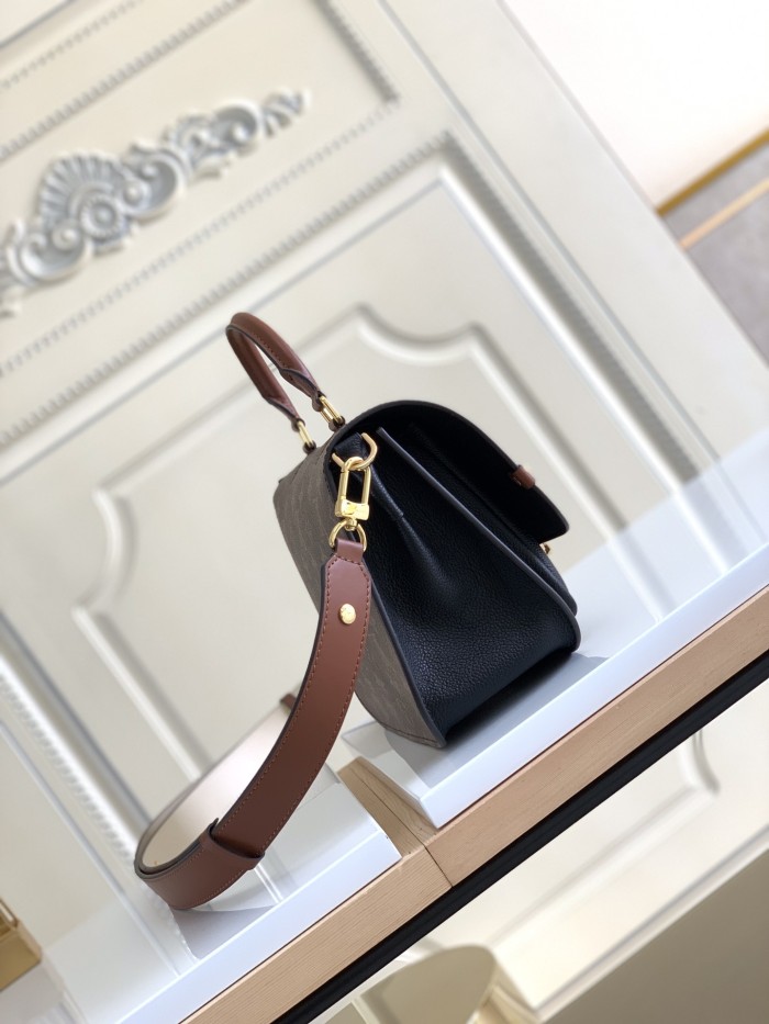  Handbag   Louis Vuitton  M44548  size   26-19-9.5 cm