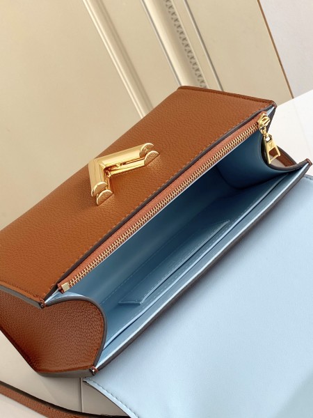  Handbag  Louis Vuitton   M57093  size  17.0 x 25.0 x 11.0  cm