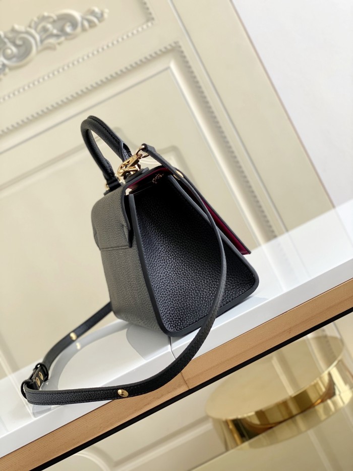  Handbag   Louis Vuitton   M57093   size  17.0 x 25.0 x 11.0  cm 