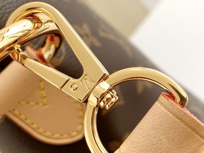  Handbag   Louis Vuitton   M40352   size  46 × 30.0 × 13 cm 