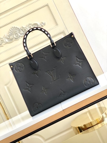 Handbag   Louis Vuitton  M58522  size   35-28-15  cm