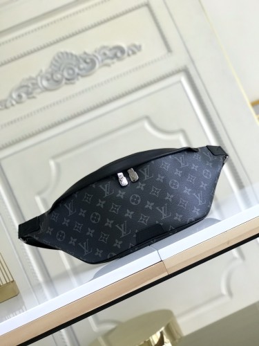 LOUIS VUITTON Discovery Bumbag Monogram Eclipse Black M44336 size 47*20*9 cm