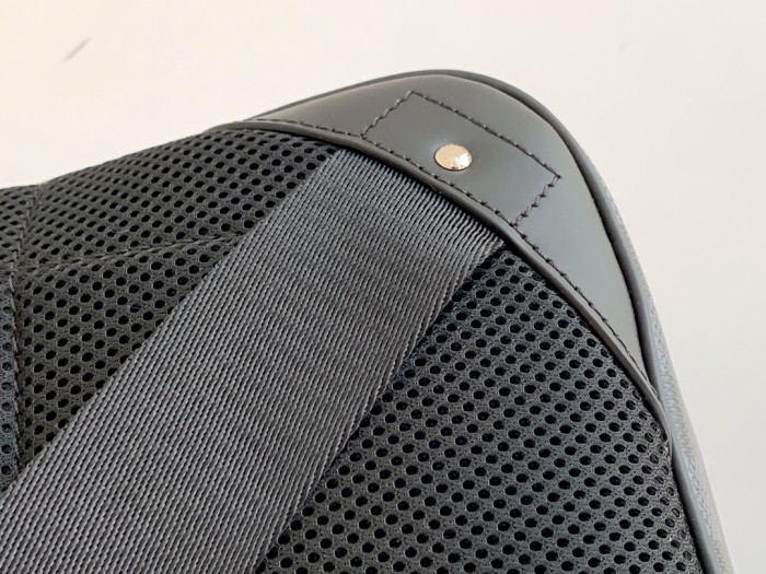  Handbag   Louis Vuitton  N58024  size   26 x 45 x 17  cm  