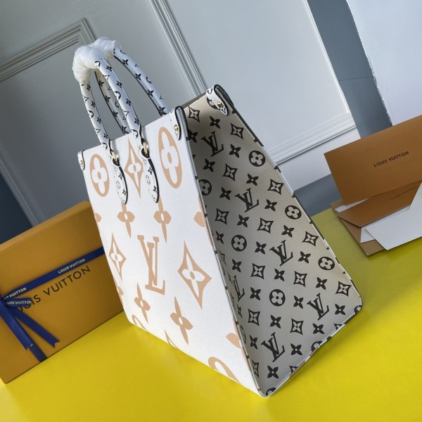  Handbag    Louis Vuitton  M44571  size  41x34x19  cm