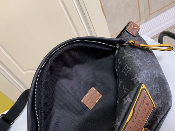 LOUIS VUITTON Discovery Bumbag Monogram Eclipse Gaston Label Savane Yellow M45220 size 47*9*20 cm