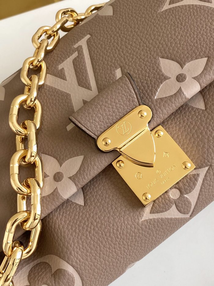 Handbag   Louis Vuitton  M45836  size  24 x 14 x 9  cm