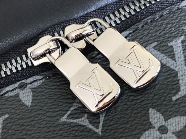 LOUIS VUITTON Discovery Bumbag Monogram Eclipse Black M44336 size 47*20*9 cm