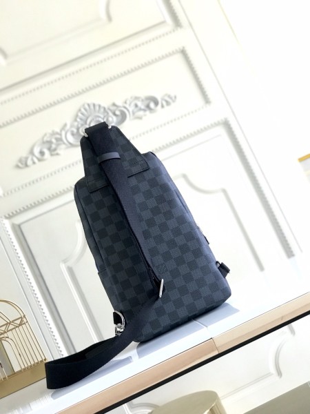  Handbag   Louis Vuitton    N40008  size  20 x 31 x 10 cm