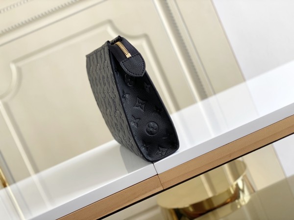  Handbag  Louis Vuitton  M45665  size  26X20X5  cm