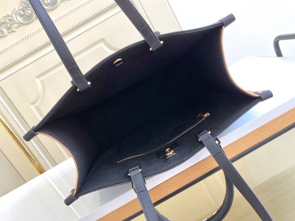 Handbag   Louis Vuitton  M58522  size   35-28-15  cm