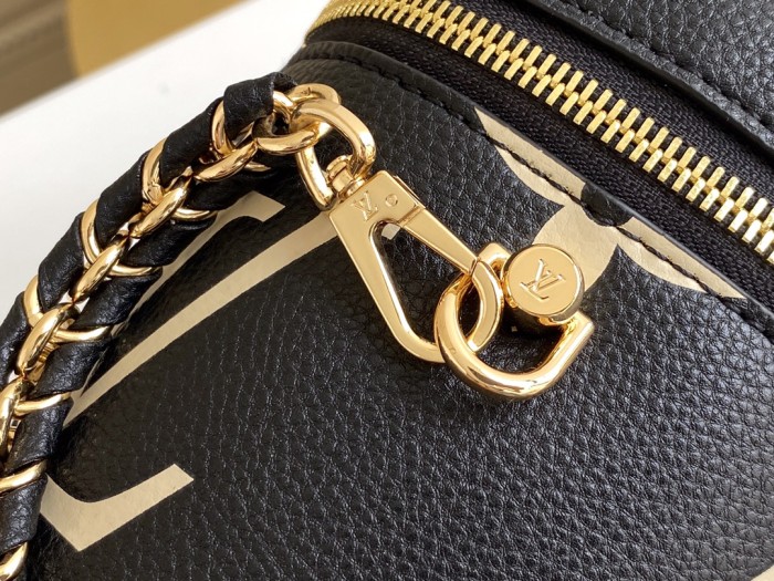  Handbag   Louis Vuitton   M45780  size  19 x 13 x 11  cm 