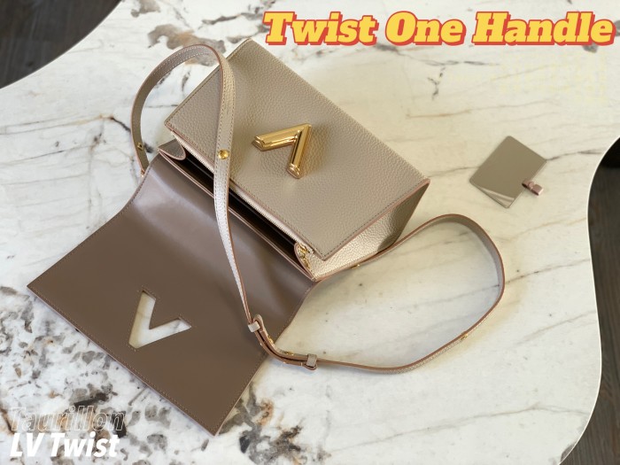  Handbag   Louis Vuitton  M57214   size   17.0 x 25.0 x 11.0  cm