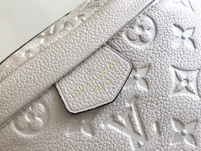  Handbag   Louis Vuitton  M44836  size  37*14*13  cm