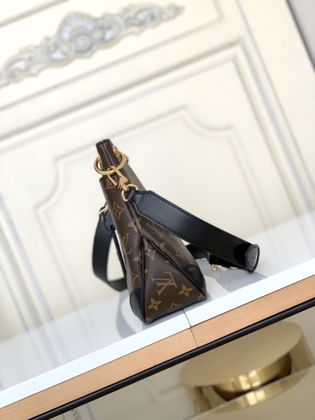  Handbag   Louis Vuitton   M45354   size  28.0 x 25.0 x 9.0  cm