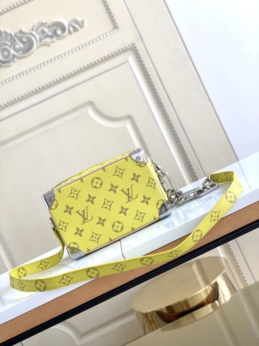  Handbag   Louis Vuitton  44480  size  18.5 x 13 x 8  cm