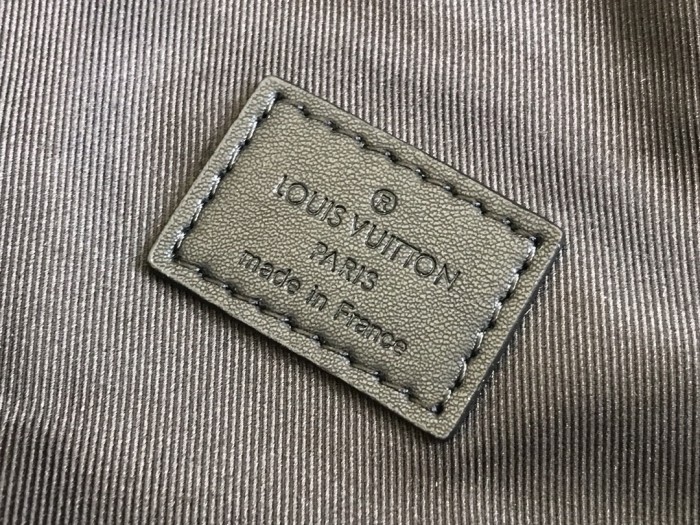  Handbag   Louis Vuitton  M44336  size   47.0 x 20.0 x 9.0  cm