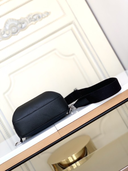  Handbag   Louis Vuitton  M30443  size  20.0 x 31.0 x 10.0  cm