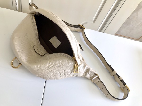  Handbag   Louis Vuitton  M44836  size  37*14*13  cm