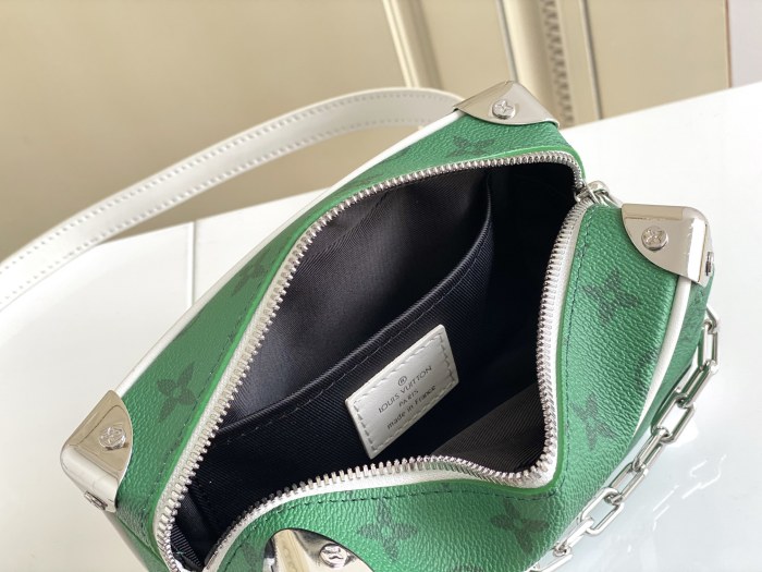  Handbag Louis Vuitton  44480  size  18.5 x 13 x 8  cm